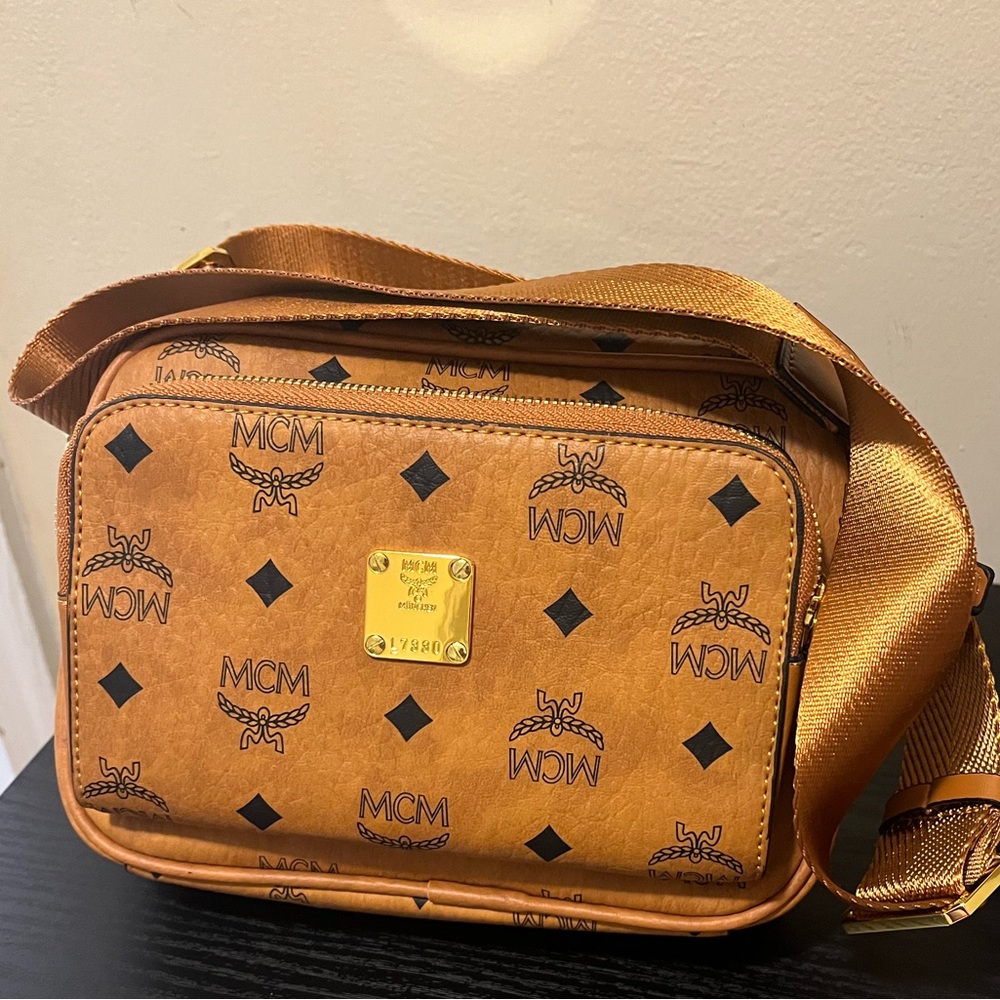 MCM Aren Crossbody in Visetos